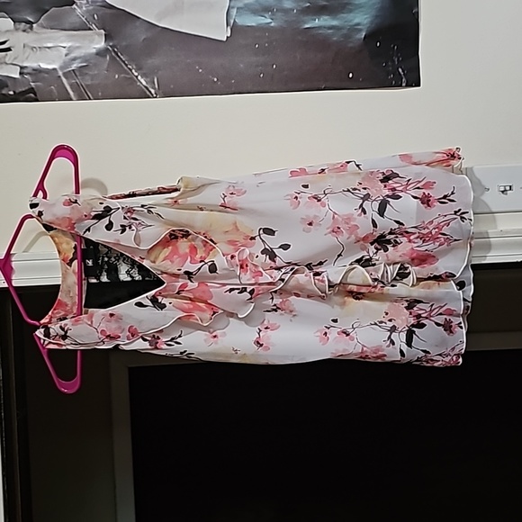 Flowy light summer blouse with lace back - Picture 1 of 2